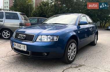 Седан Audi A4 2002 в Вараше