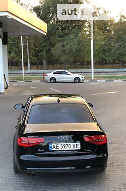 Седан Audi A4 2012 в Днепре