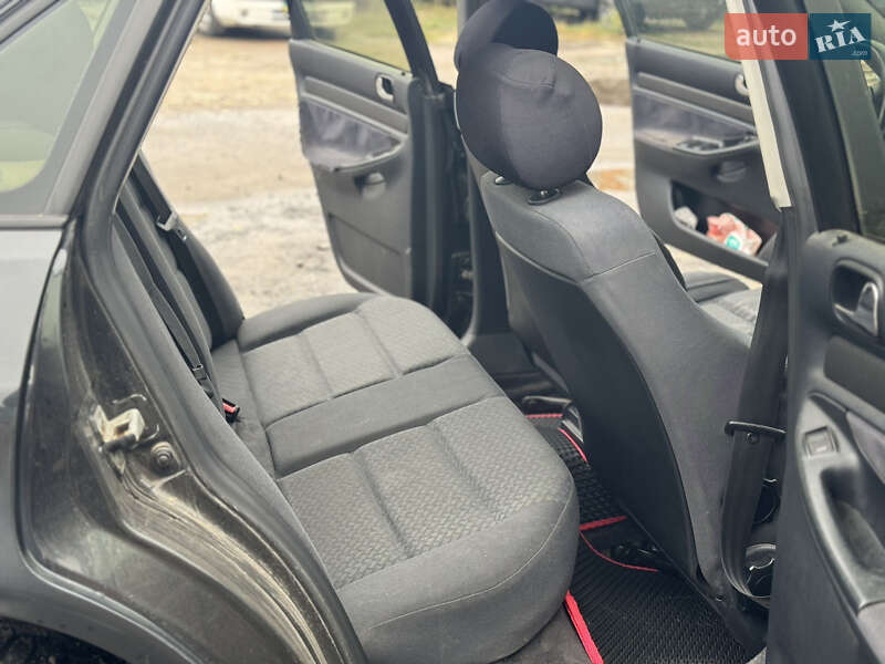 Седан Audi A4 1996 в Луцке