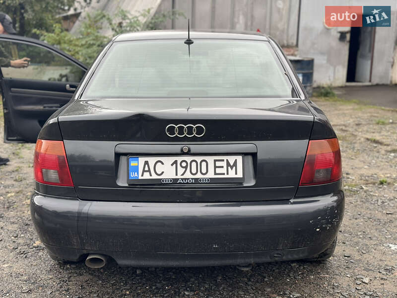 Седан Audi A4 1996 в Луцке