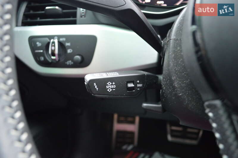 Седан Audi A4 2016 в Львове