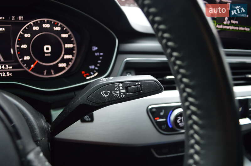 Седан Audi A4 2016 в Львове