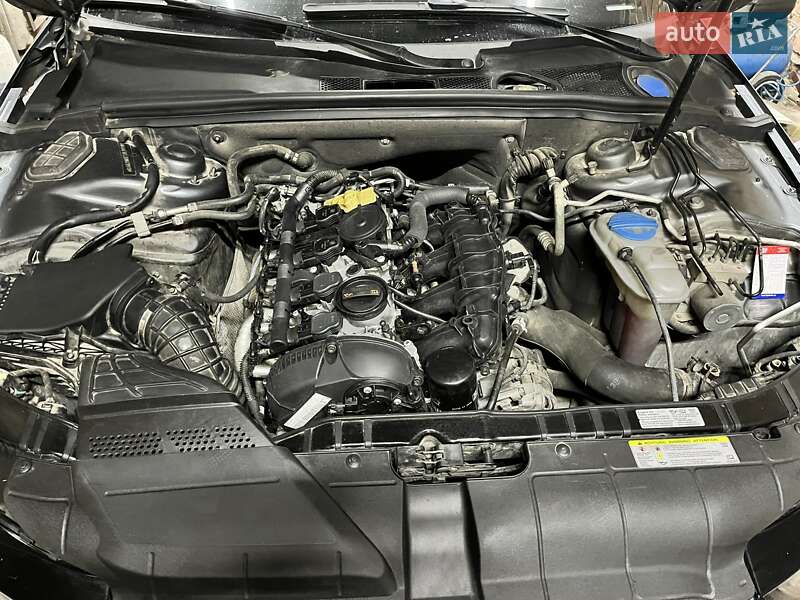 Седан Audi A4 2012 в Львове