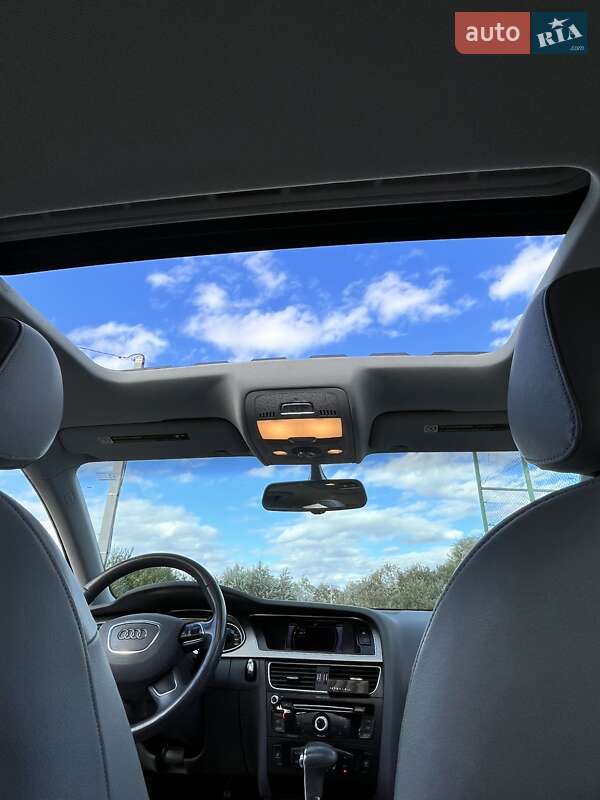 Седан Audi A4 2012 в Львове