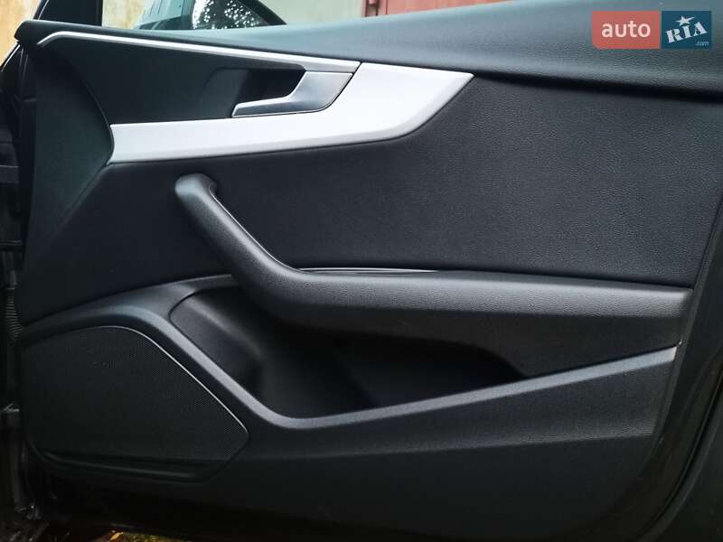 Универсал Audi A4 2017 в Львове