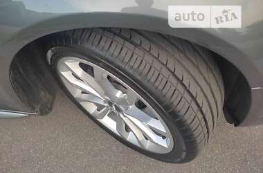 Седан Audi A4 2014 в Киеве