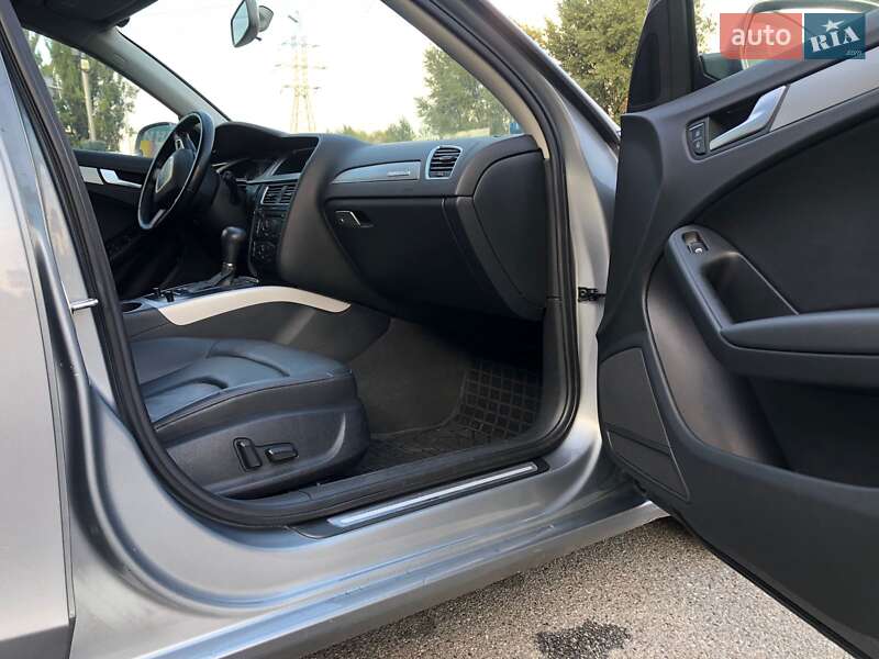 Седан Audi A4 2010 в Вышгороде