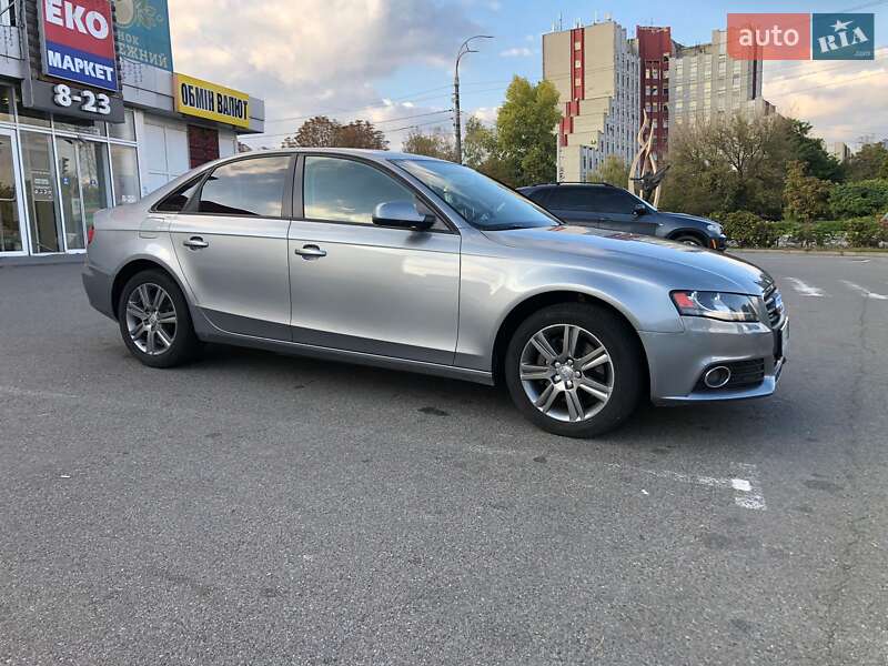 Седан Audi A4 2010 в Вышгороде
