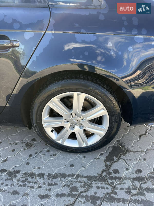 Седан Audi A4 2011 в Калуші