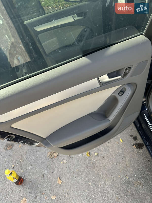 Седан Audi A4 2011 в Калуші