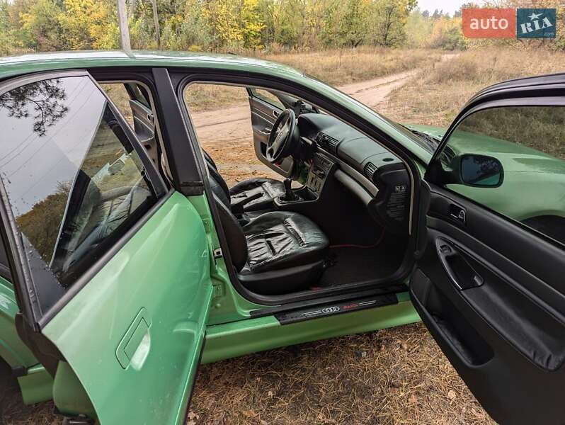 Седан Audi A4 1997 в Миргороді