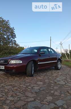 Седан Audi A4 1995 в Помічній