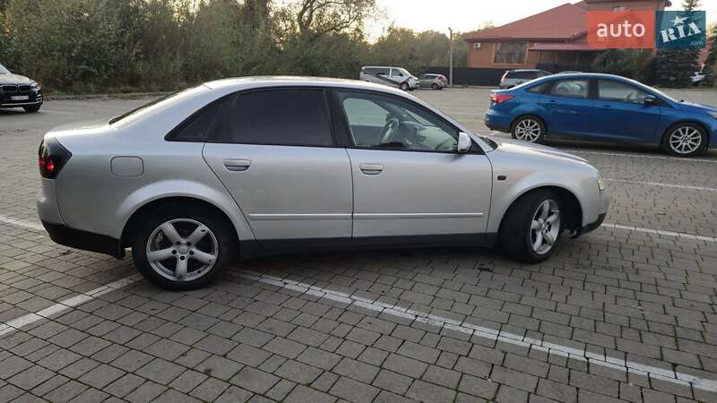 Седан Audi A4 2001 в Пустомытах