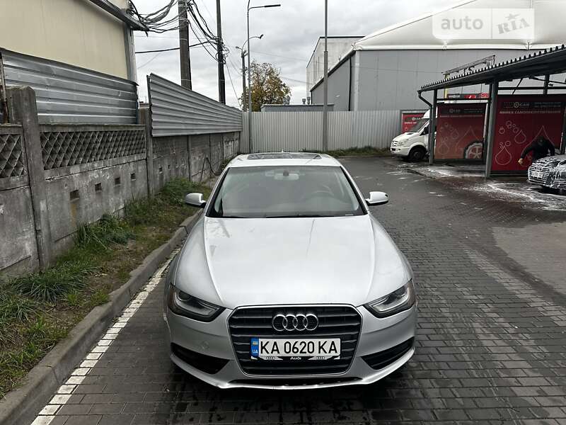 Седан Audi A4 2012 в Киеве