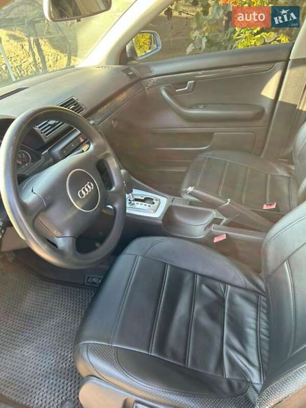 Седан Audi A4 2003 в Виноградовке