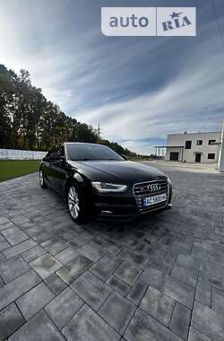 Седан Audi A4 2015 в Луцке