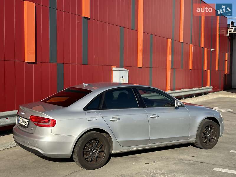 Седан Audi A4 2013 в Києві