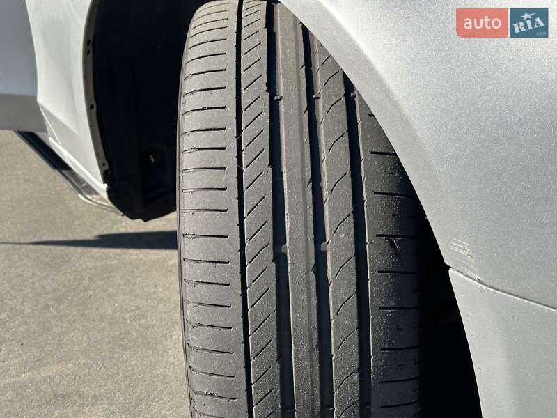 Седан Audi A4 2013 в Києві