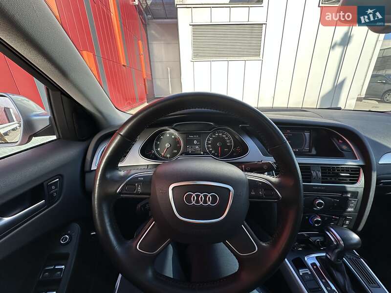 Седан Audi A4 2013 в Києві