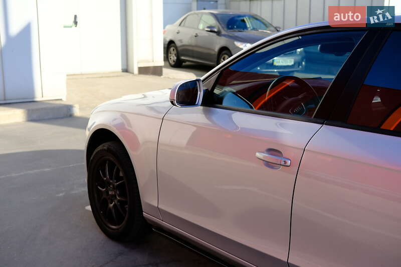 Седан Audi A4 2013 в Києві