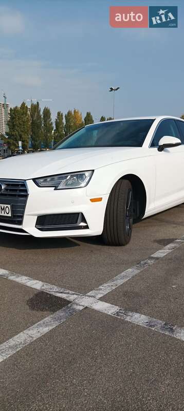 Седан Audi A4 2019 в Киеве