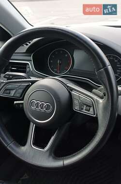Седан Audi A4 2019 в 