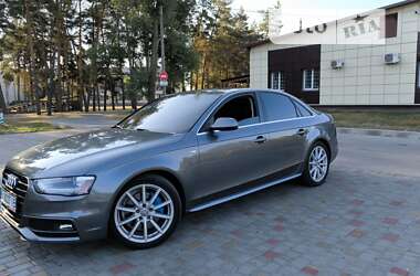 Седан Audi A4 2014 в Полтаві