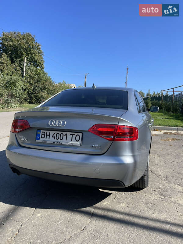 Седан Audi A4 2011 в Великій Михайлівці