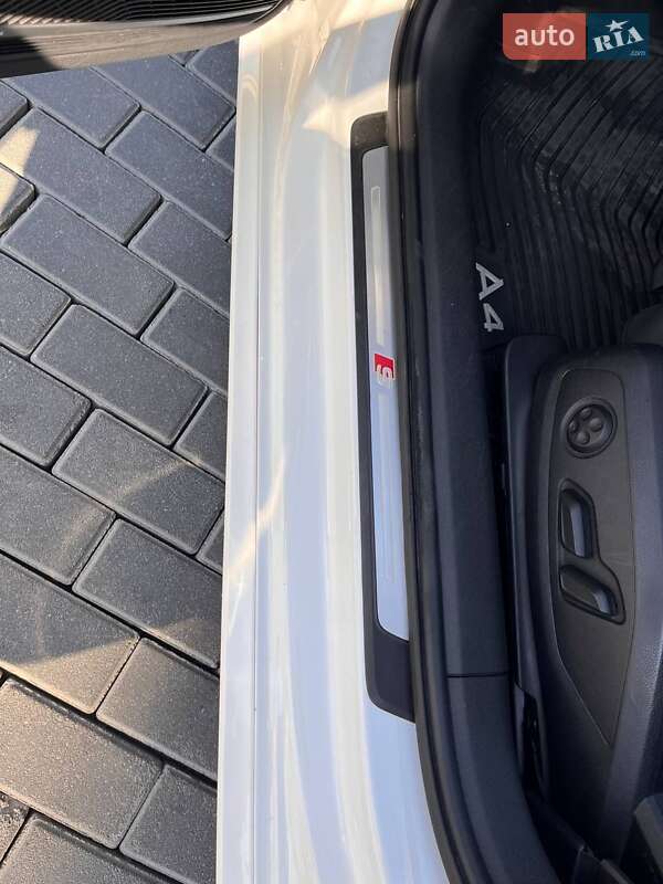 Седан Audi A4 2017 в Львове