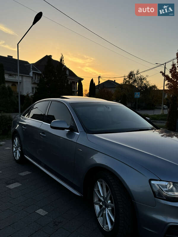 Седан Audi A4 2015 в Ужгороде