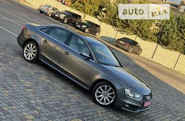 Седан Audi A4 2014 в Луцке