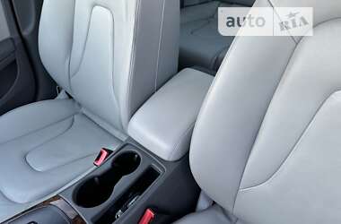 Седан Audi A4 2014 в Луцке