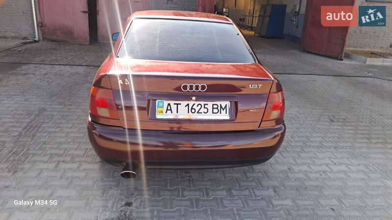 Седан Audi A4 1995 в Ивано-Франковске