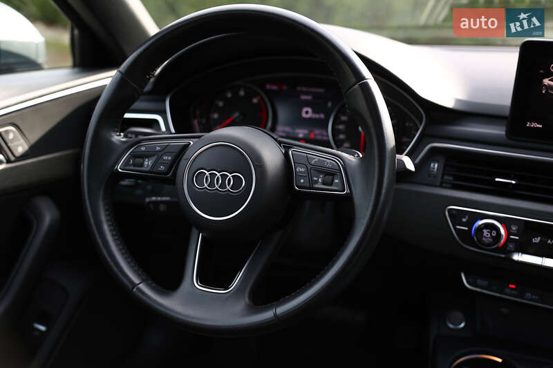 Седан Audi A4 2018 в Луцке