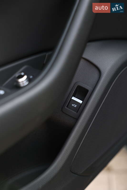 Седан Audi A4 2018 в Луцке