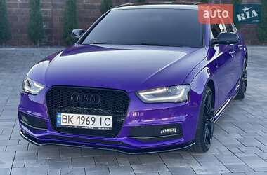 Седан Audi A4 2013 в Ровно