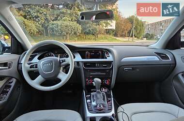 Седан Audi A4 2012 в Ровно