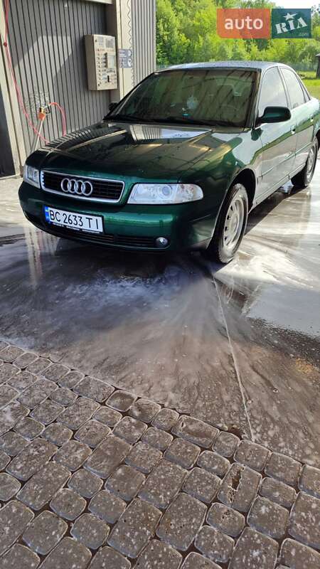 Седан Audi A4 1999 в Львове