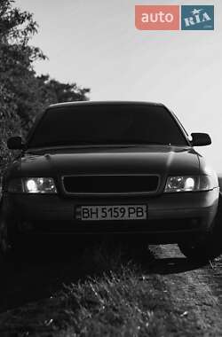 Седан Audi A4 1999 в Подільську