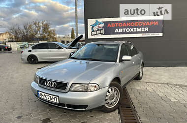 Седан Audi A4 1997 в Звягеле