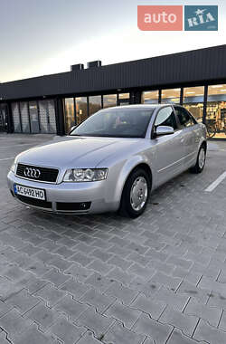 Седан Audi A4 2004 в Вознесенске