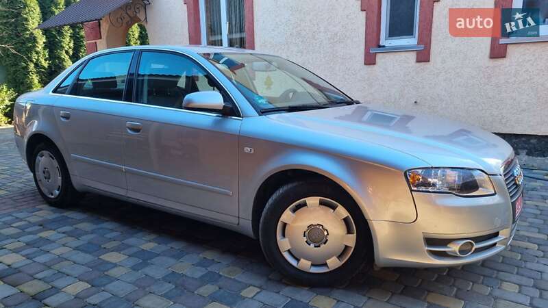 Седан Audi A4 2005 в Киверцах