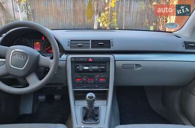 Седан Audi A4 2005 в Киверцах