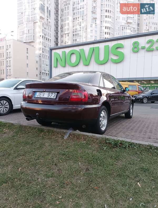 Седан Audi A4 1997 в Києві
