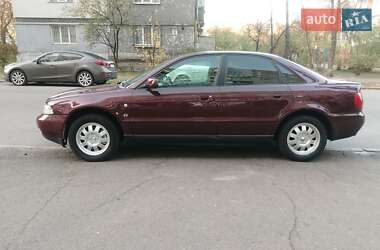 Седан Audi A4 1997 в 