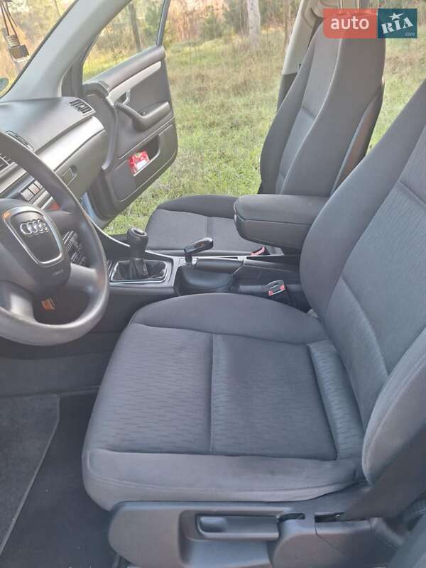 Седан Audi A4 2007 в Кременце