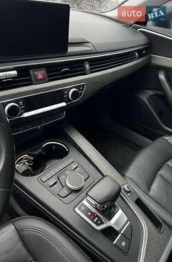 Седан Audi A4 2019 в 