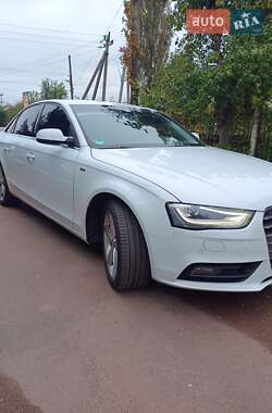 Седан Audi A4 2013 в Коростене