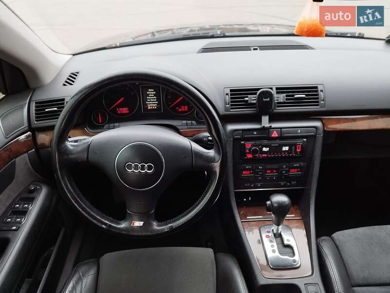 Седан Audi A4 2002 в Києві