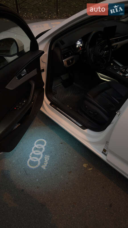 Седан Audi A4 2017 в Киеве